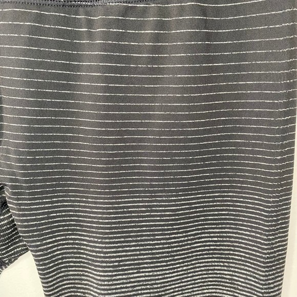 BROOKS woman's size small S Strecker DriLayer cycling biking stripe capri pants - Picture 5 of 11